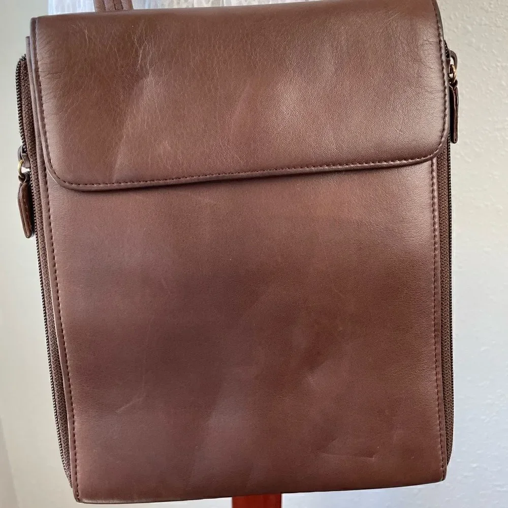 Leather Shoulder Purse EUC